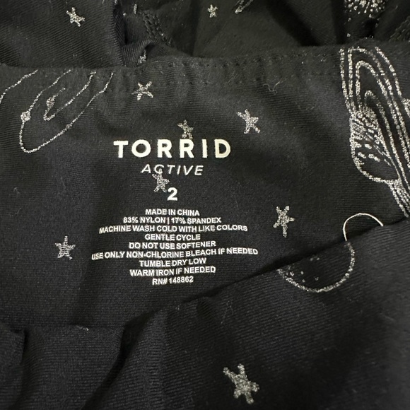 Torrid Black and Gray Galaxy Novelty Print Activewear Leggings Sz 2X - Picture 4 of 4